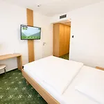 B3 Gmbh 3* 마테우젠