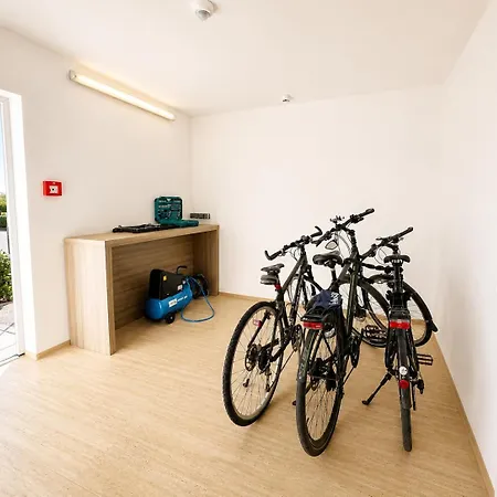 B3 Gmbh 3*